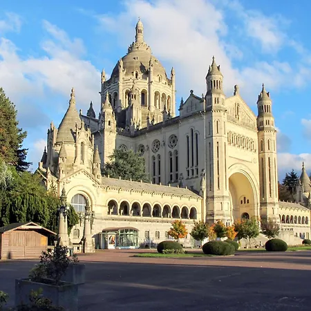 בית נופש Les Pres Rousselins By Interhome